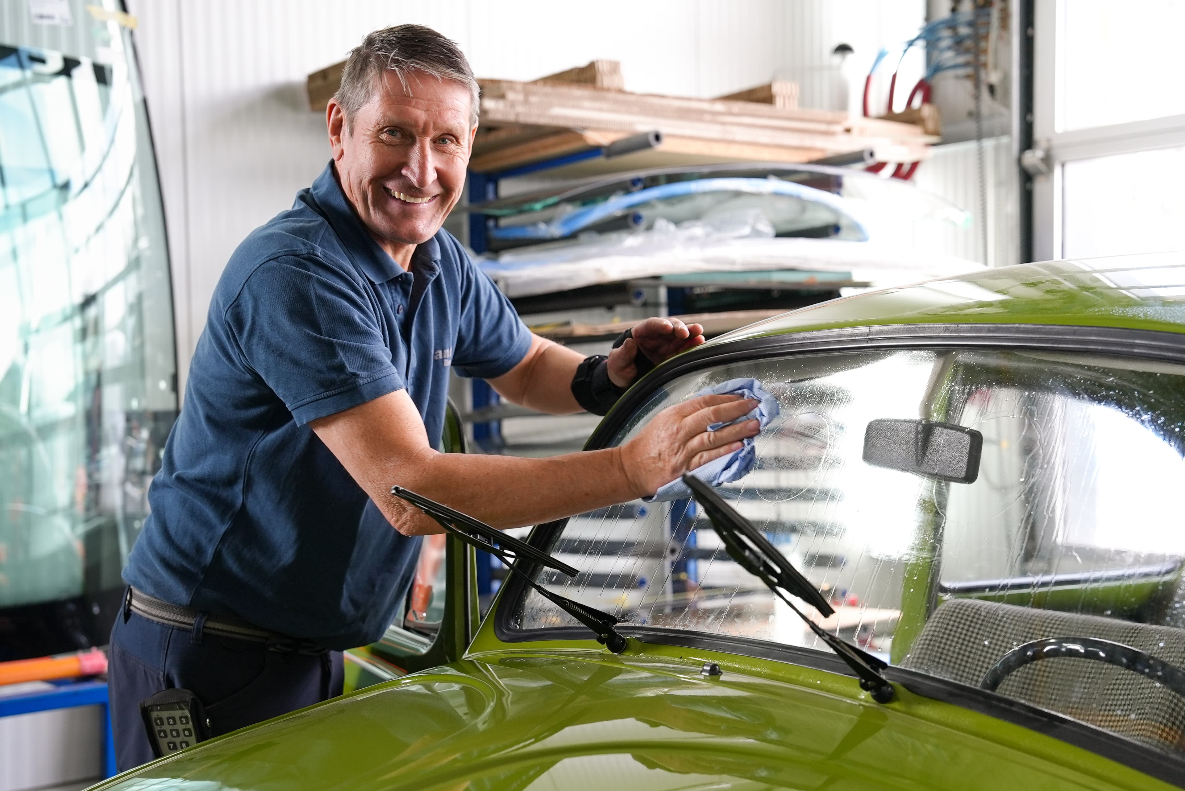 Werkstatt-Halle Brillant Busglas